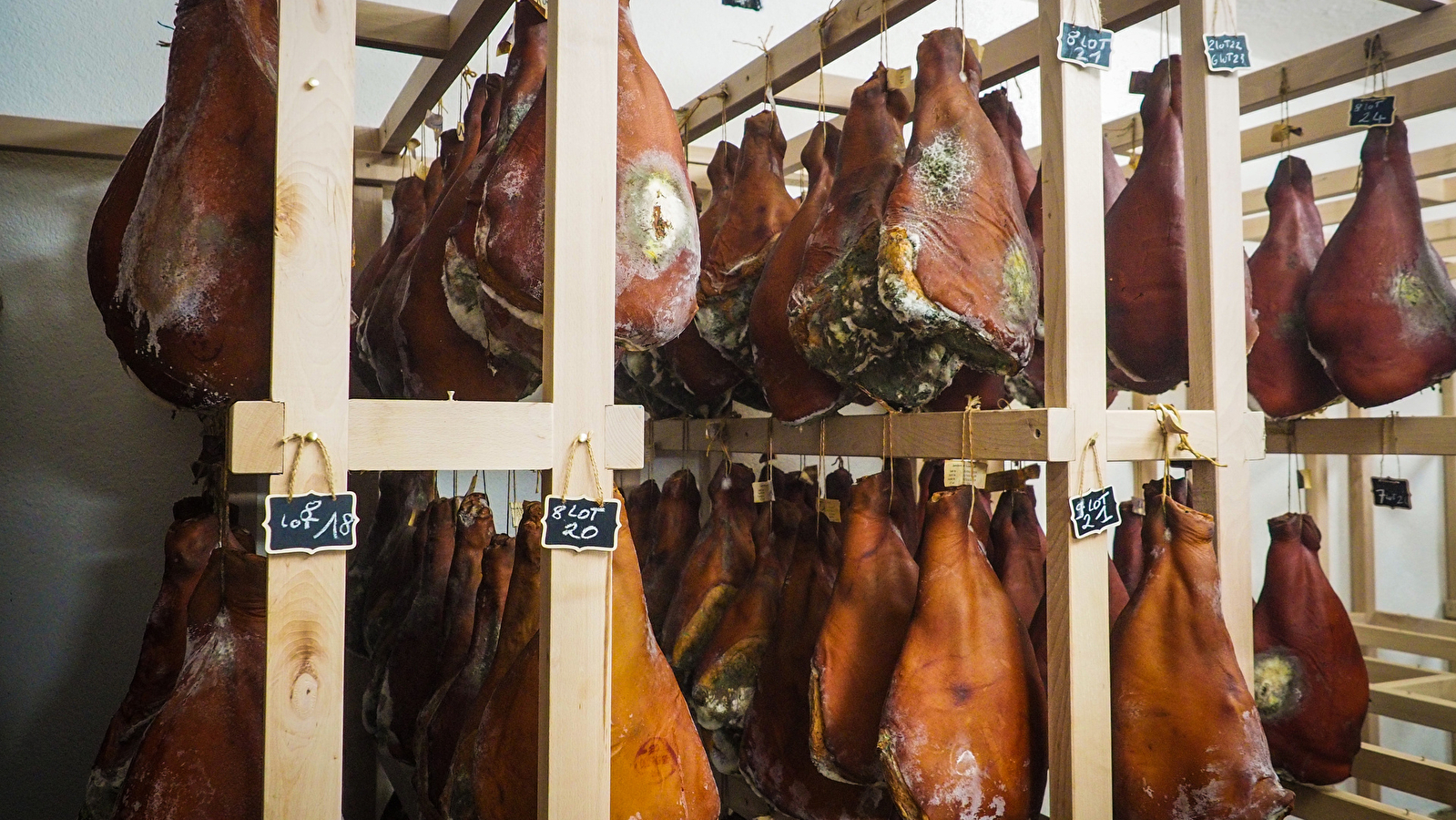 Visite du séchoir à jambon de Luxeuil