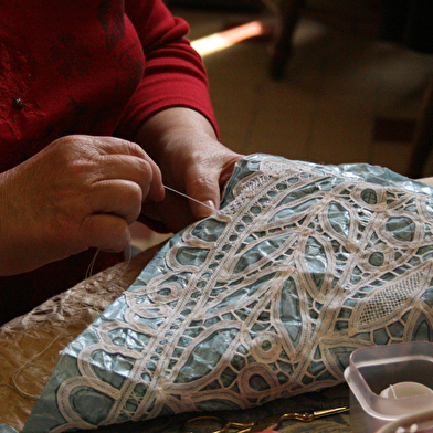 Festival de dentelle et broderie