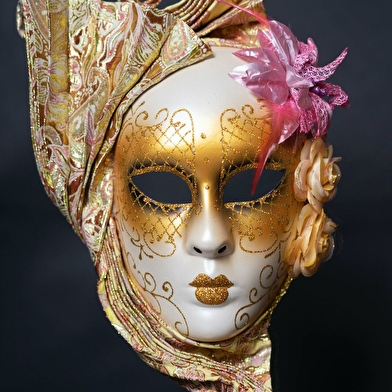 Venise à Luxeuil : Parade en costumes de carnaval vénitien