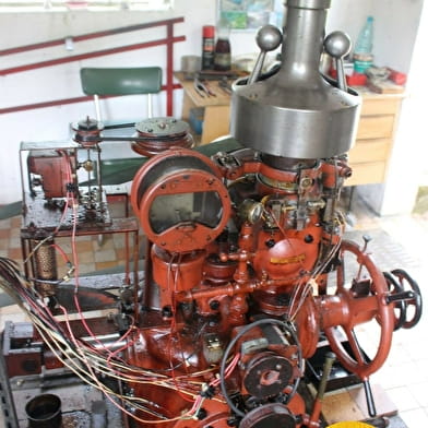 Visite d'un ancien moulin autonome grâce aux énergies renouvelables