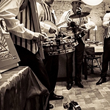 Déambulation musicale 'Shiny Babylou' - LUXEUIL-LES-BAINS