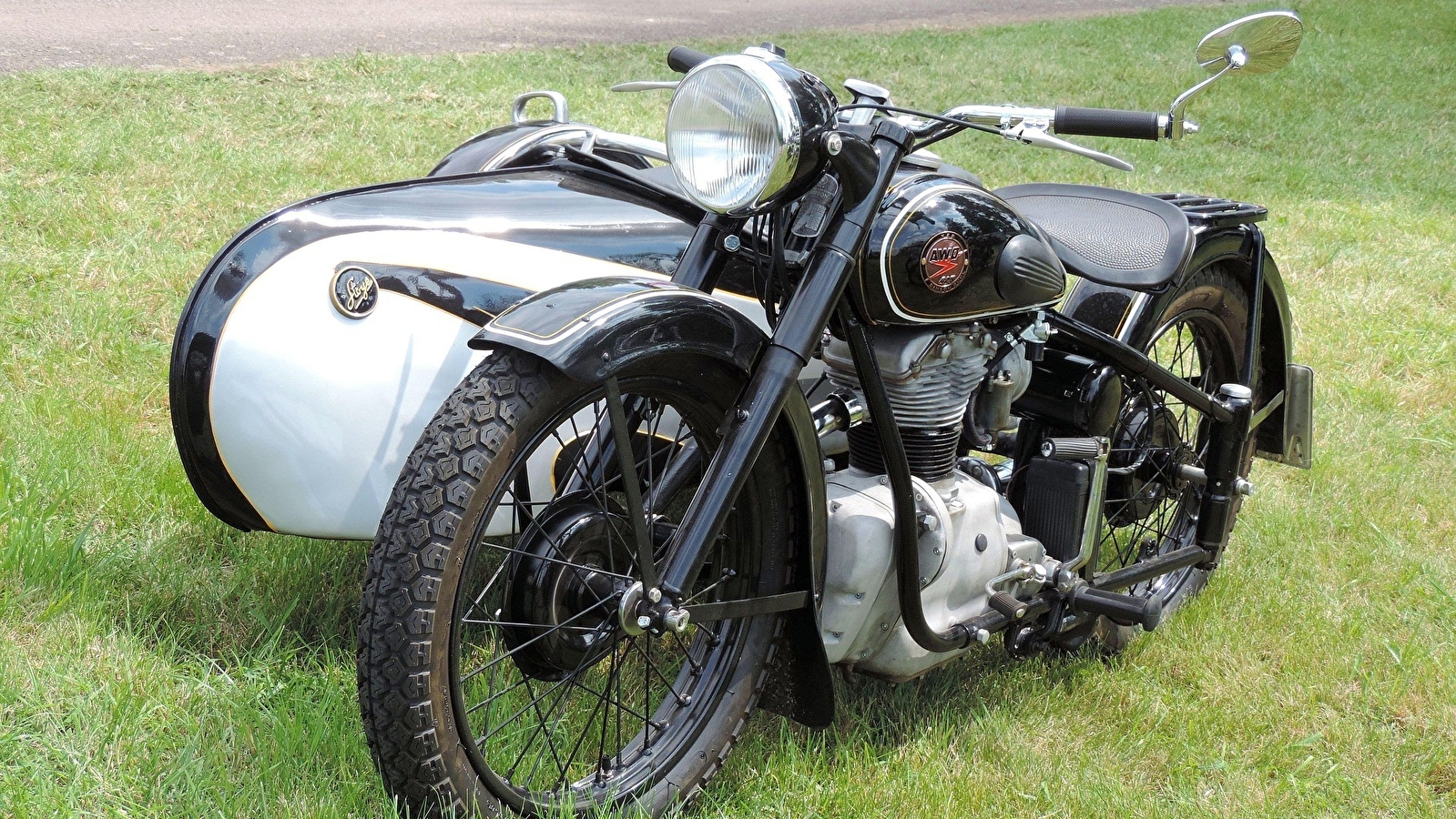 Baptême en véhicules à moteur et exposition