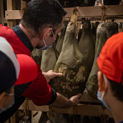 Visite du séchoir à jambon de Luxeuil