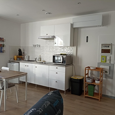 Location 'Au Café du Réveil' - Loïc Grosjean